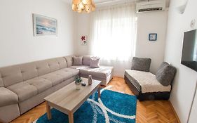 Apartment Tiger Lily